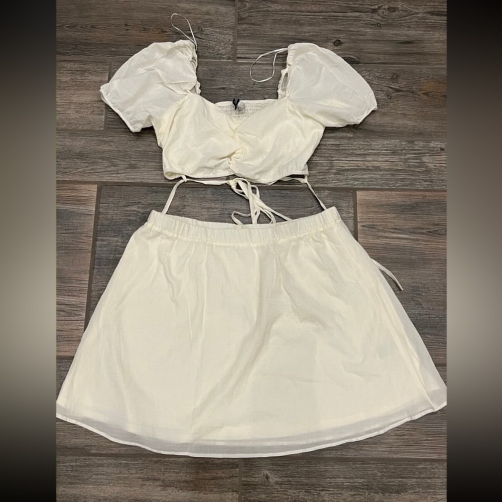H&M Women White Solid Two-Piece Tie-Detail Dress